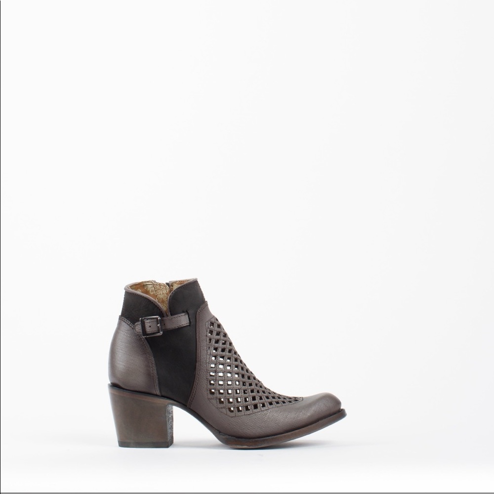 Sale 🎉Leather booties